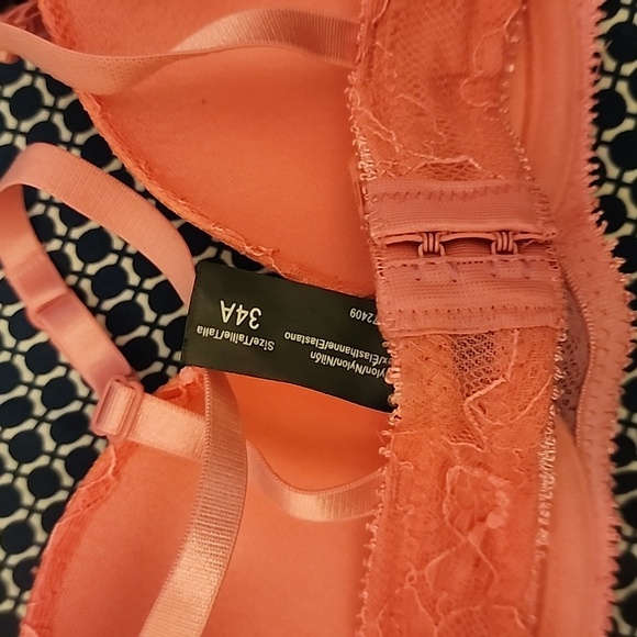 2 Bras - Rene Rofe - 34A - Picture 4 of 11